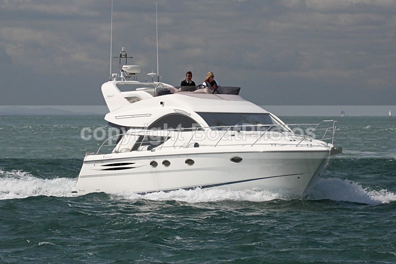 170416 WHISPER - FAIRLINE PHANTOM 43 1Y3A3500 - Flybridge Cruisers