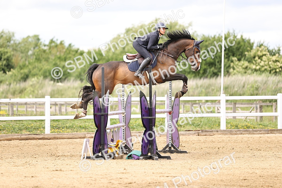 SBM_003123 - Class 11 - Senior Newcomers - 1.10m