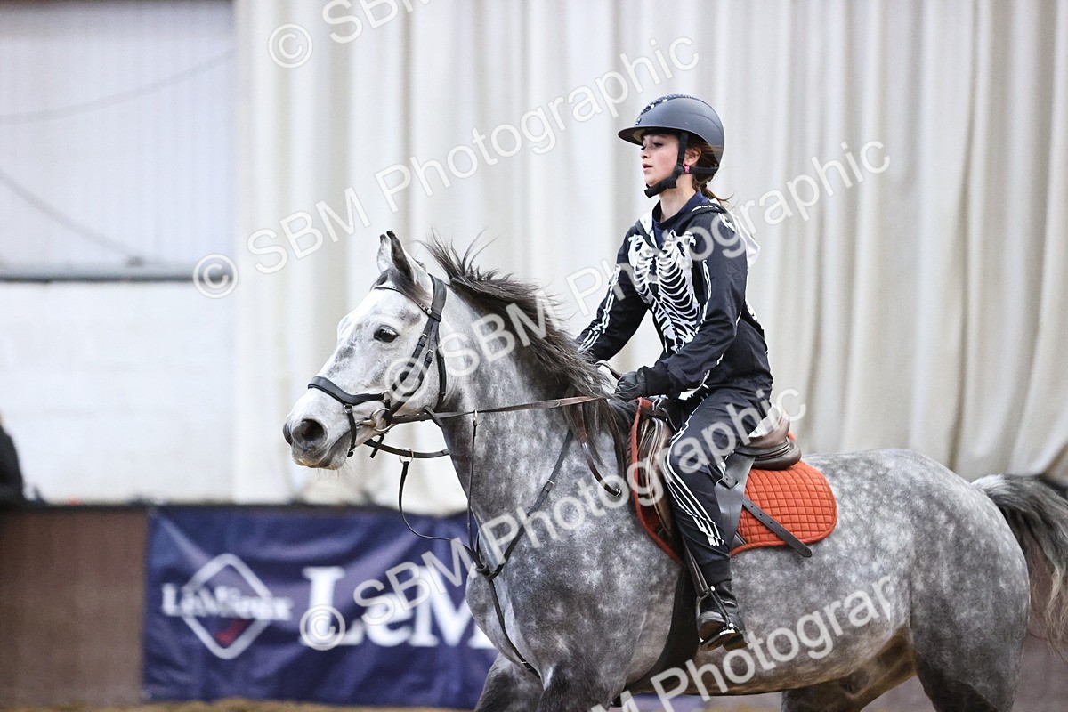 SBM_001583 - Class 3 - Horse & Hound 60cm