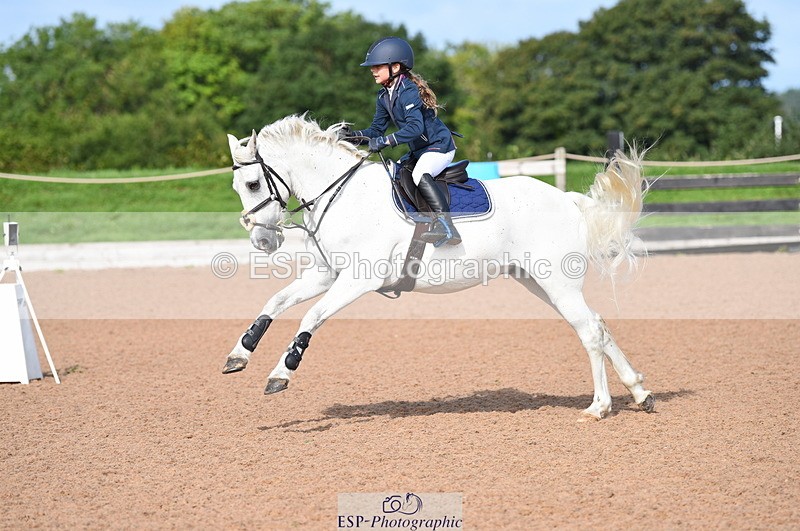 230716A-092152-01903 - Cls 32 Stepping Stones 128cm & 138cm