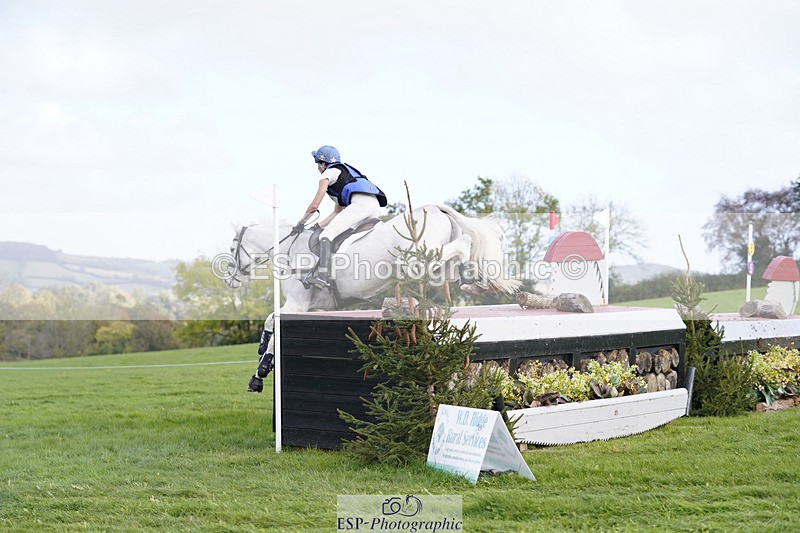 241025-145310-09009 - 206-Emma.Pullon-ECKLANDS.ELSA