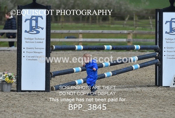 BPP_3845 - CLASS 4 Senior Newcomers/ 1.10m Open