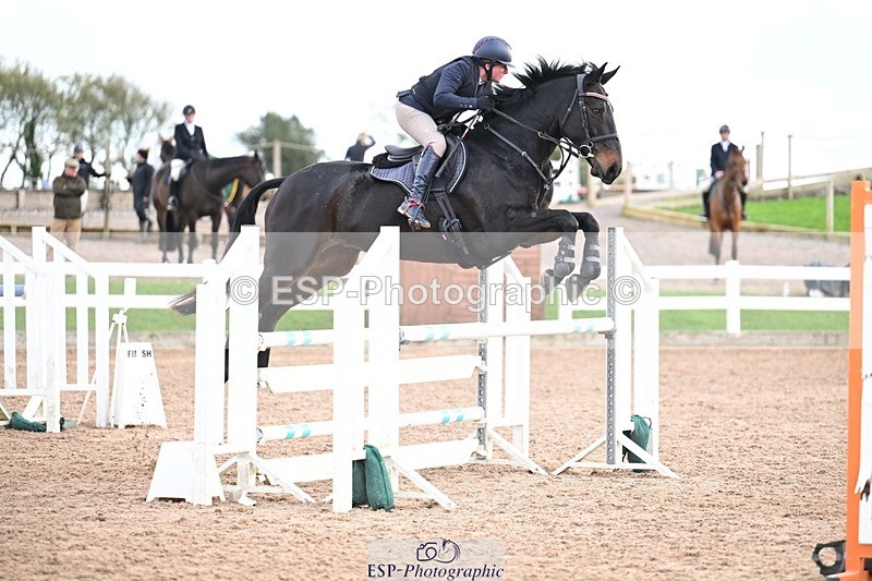 251022-131626-00517 - Cls 4 Snr Newcomers 1.10m