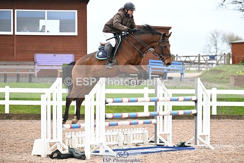 251206-133442-01133 - Cls 13 Snr Foxhunter and 1.20m