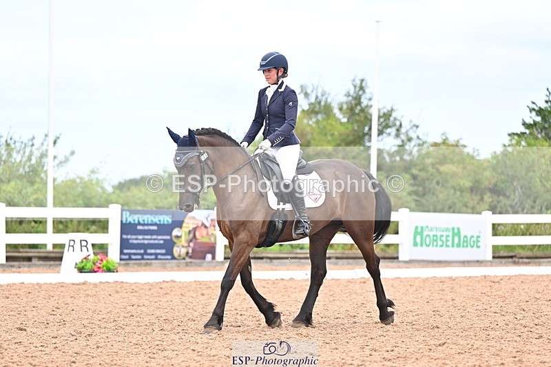 240817A-130927-09243 - 246-Katie.Carss-Desach.Cinderella