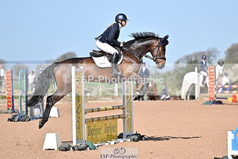 260408-105427-00263 - Cls 2 British Novice and 90cm