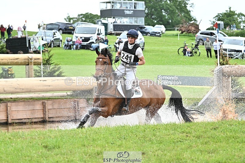 240525-161912-17554 - 241-CLASS_ROMANCE-Jack_Pinkney