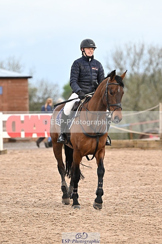250416-090502-00018 - Cls 1 British Novice and 90cm