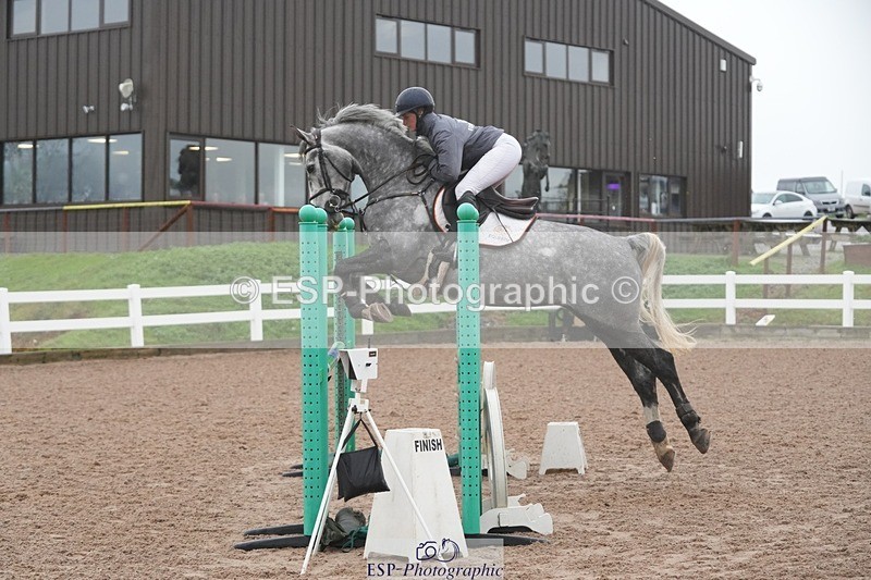 251107-121805-00722 - Cls 4 Snr 1.05m Open