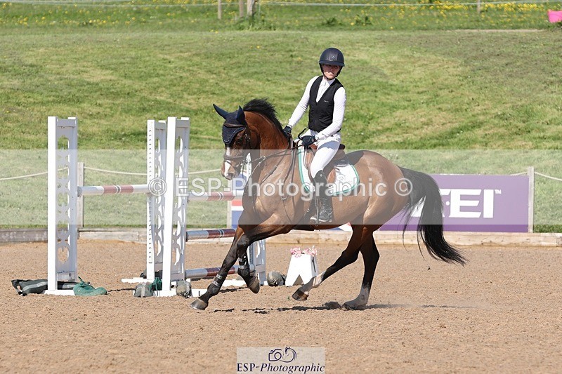 250430-154552-01520 - Cls 6 Foxhunter and 1.20m Open