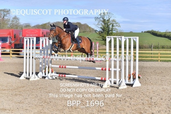 BPP_1696 - CLASS 18 SUN Senior Newcomers/ 1.10m Open