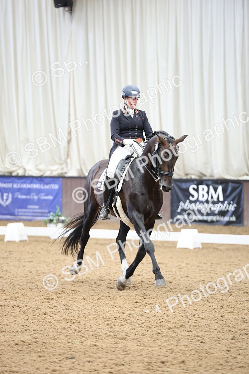 SBM_004398 - Class 9 - FEI Inter 1 Gold - 15.55-16.43