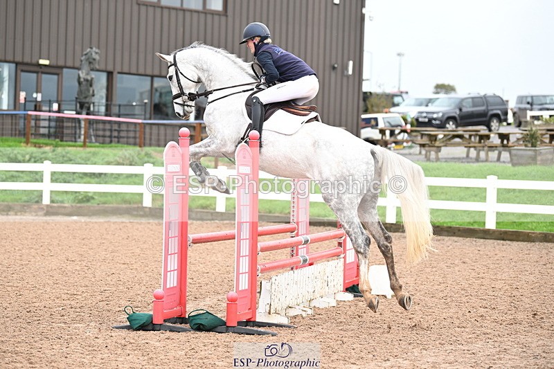 241023A-113041-00560 - Cls 1 British Novice and 90cm Open