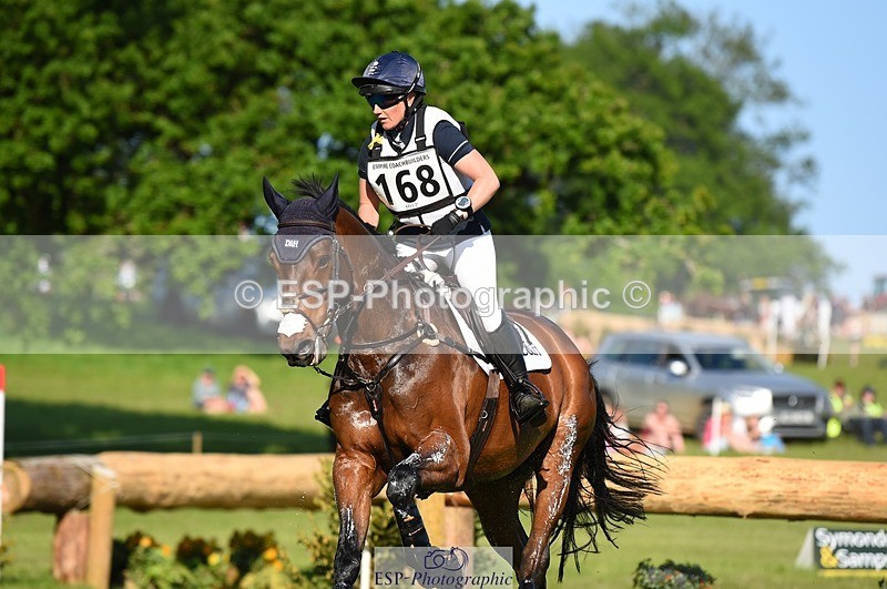 230527-180228-13709 - 168-PARKFIELD_ARTIE_BLOU-Laura_Collett-XC