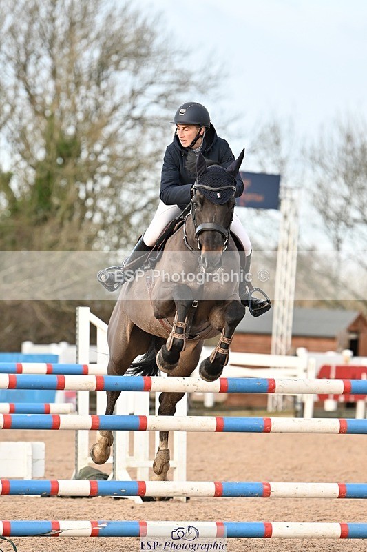 241208-140124-01860 - Cls 22 Foxhunter and 1.20m Open