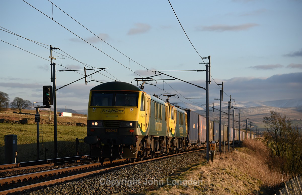 JL - 2.2.18 90044 & 90042 4S44 Daventry - Coatbridge, Salterwath - West Coast Main Line (north to south)