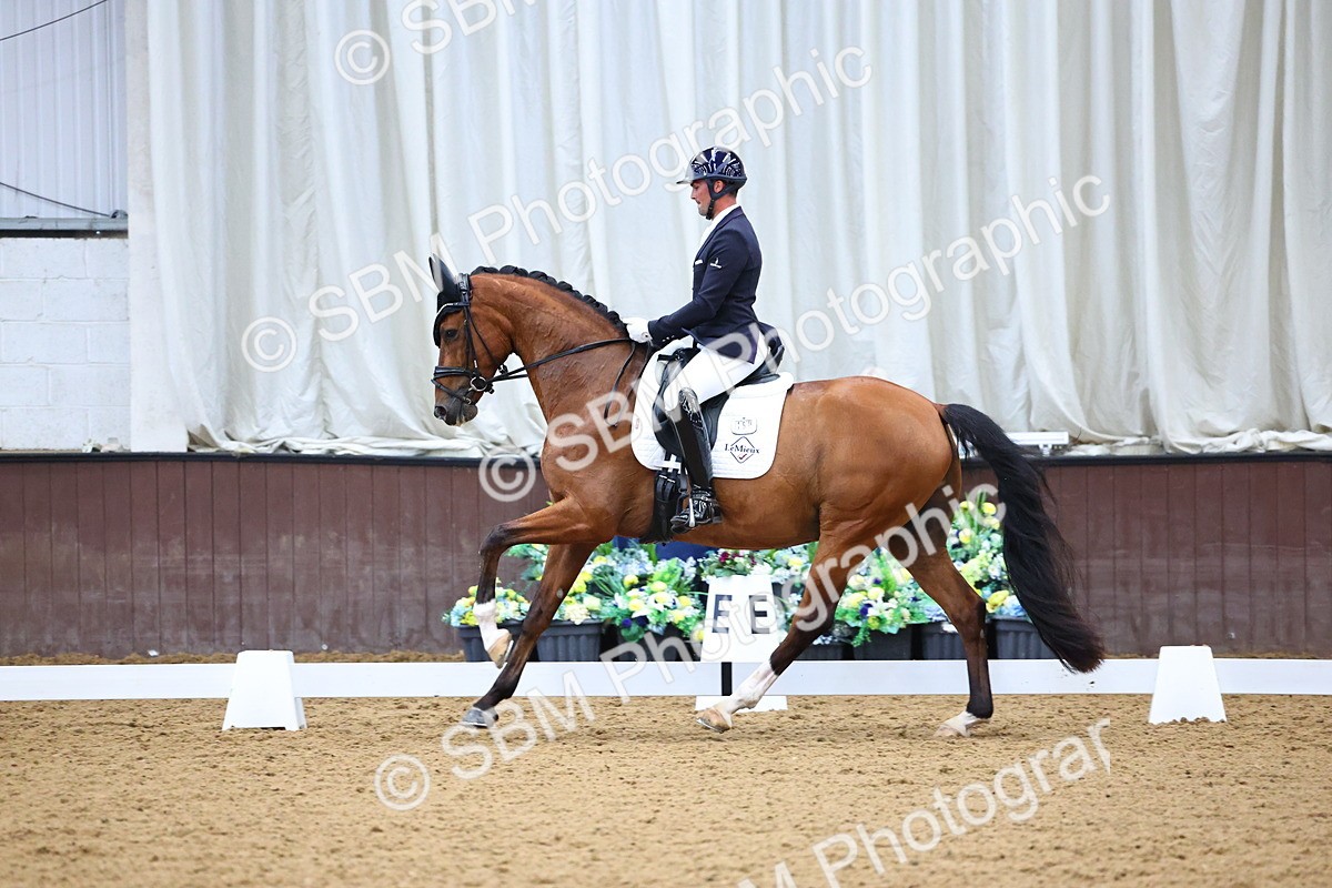 SBM_006643 - Class 5 - novice 6 - 12.04-13.07