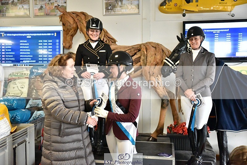 250215-153750-04492 - Medium Gold Presentations