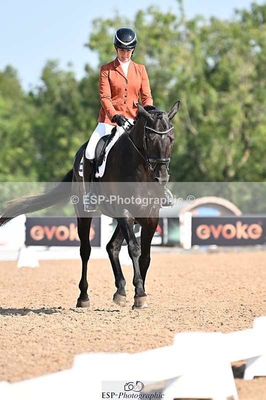 250816-102539-03131 - 118-Charlotte.DickerDevaldi's.Kiss