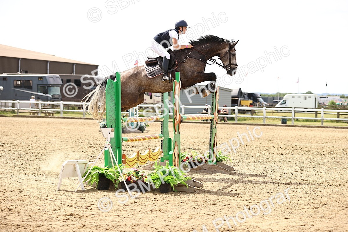 SBM_000521 - Class 15 - Redpost Equestian Senior Foxhunter - 1.20m