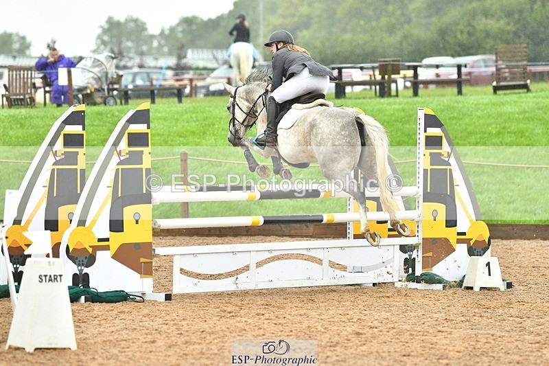 230805A-104212-00183 - Cls 2 Snr Newcomers & 1.10m Open