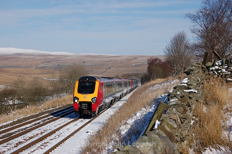 4.3.06 - 220019 & 221109 diverted VCC, Garsdale Troughs - Garsdale Troughs