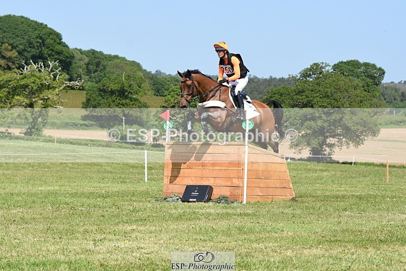 230527-105236-08739 - 260-LOW_MOOR_LUCKY-Tom_Woodward-XC