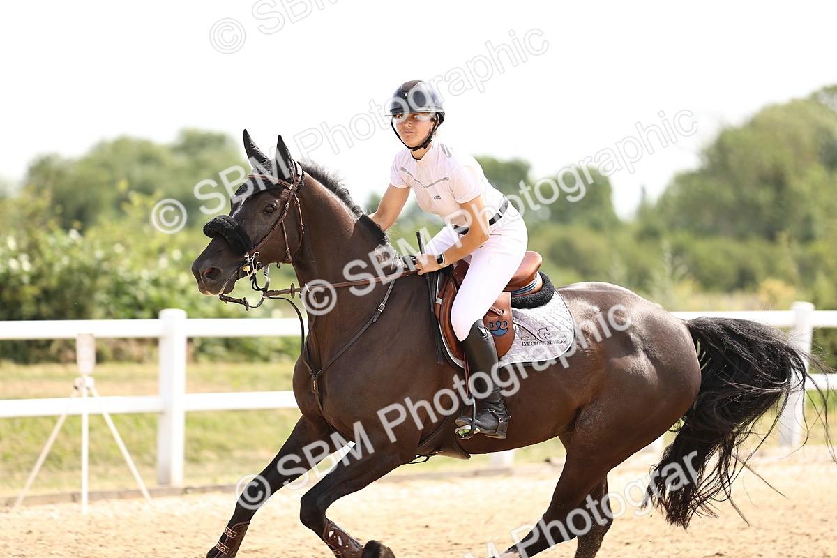 SBM_000488 - Class 15 - Redpost Equestian Senior Foxhunter - 1.20m