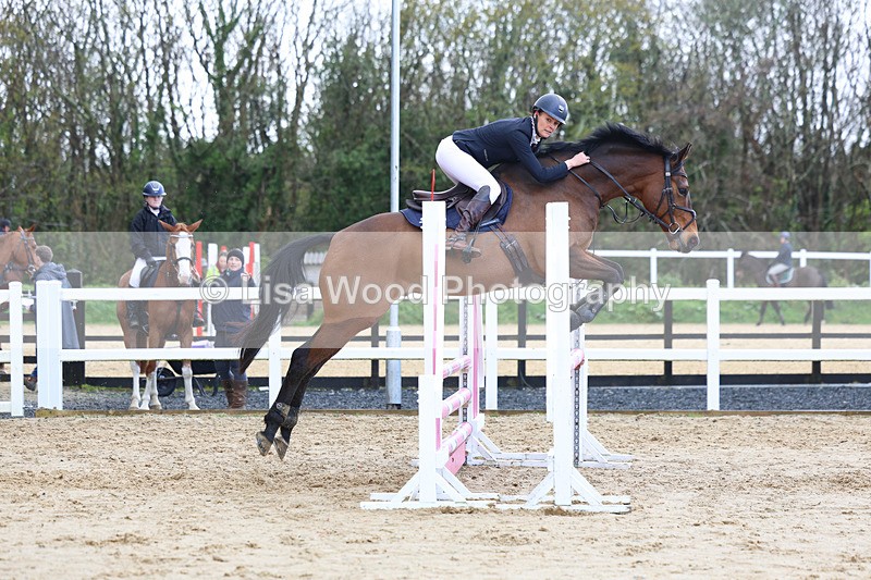 3E7A0708 - Class 4: Senior British Novice/90cm open
