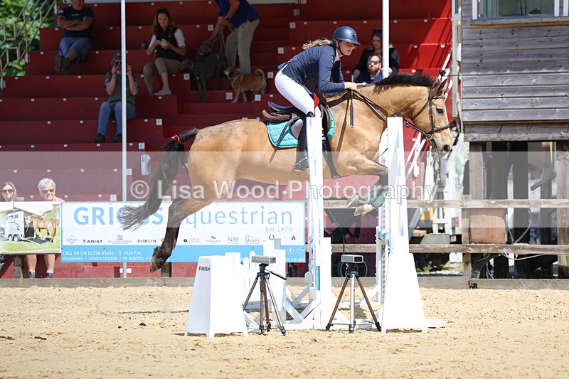 3E7A9561 - Class 8: Senior 80cm