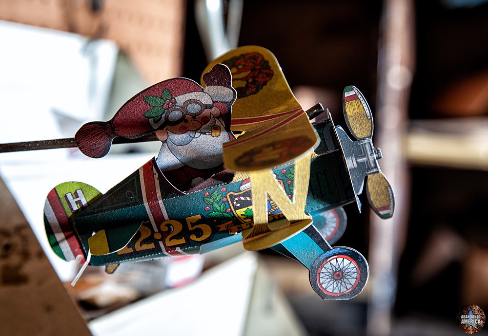RJ Loock & Co. (Baltimore, MD) | Flying Santa - R. J. Loock Auto Parts