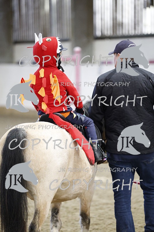 _T0A0869 - Class 1 Cross poles