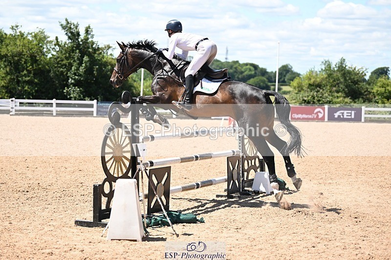 250709-134445-00931 - Cls 4 Snr Newcomers & Snr 1.10m