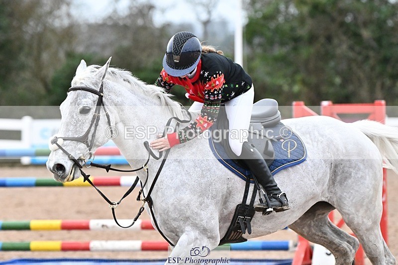 241206-141632-01073 - Cls 6 Foxhunter and 1.20m Open
