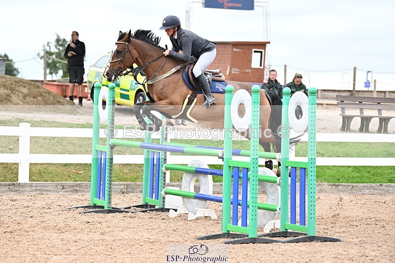 250820B-131157-00718 - Cls 4 Newcomers and 1.10m Open