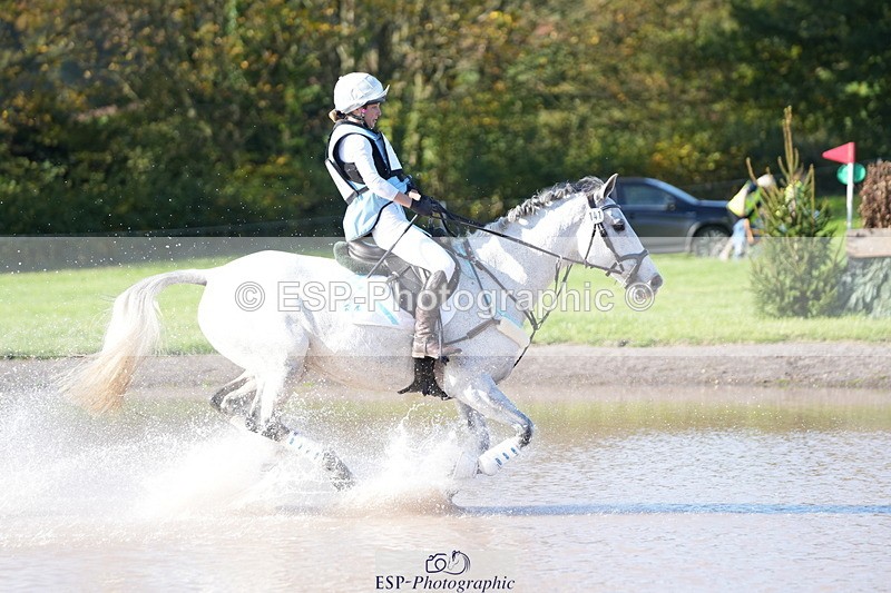 251024A-125016-10826 - B-141-Erin.Neale