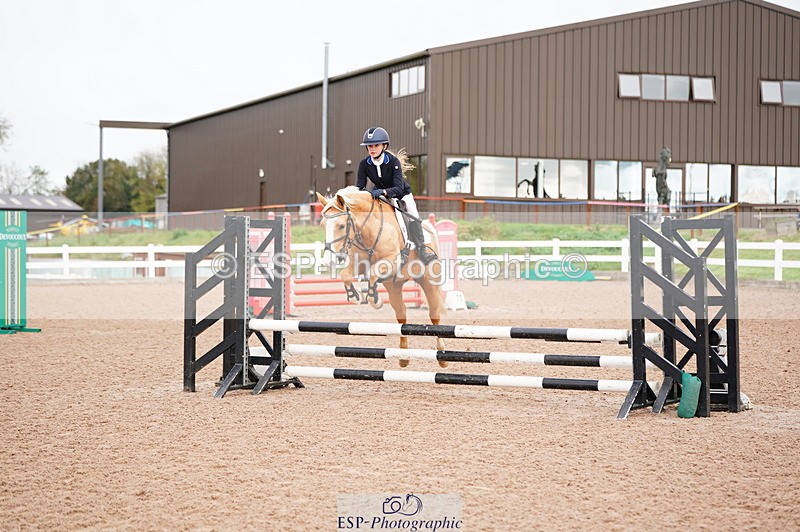 241027A-093650-01834 - SUN Cls 2 Pony Intro 70cm