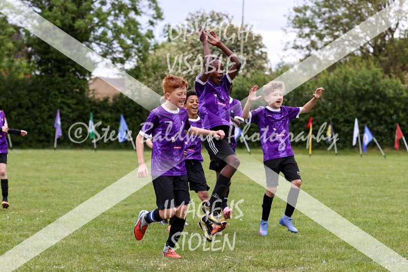 1DX31518 - Brook Field V Goddard Park