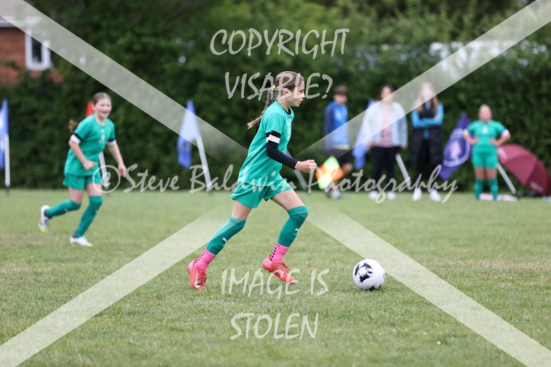 1DX31930 - Covingham Park V Tadpole Farm