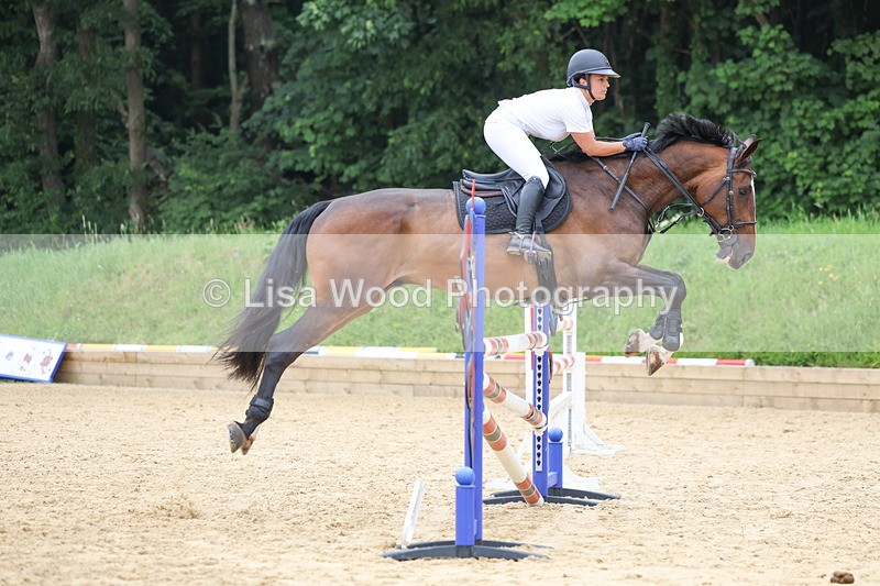 3E7A6341 - Class 8: Senior Newcomers/1.10m open