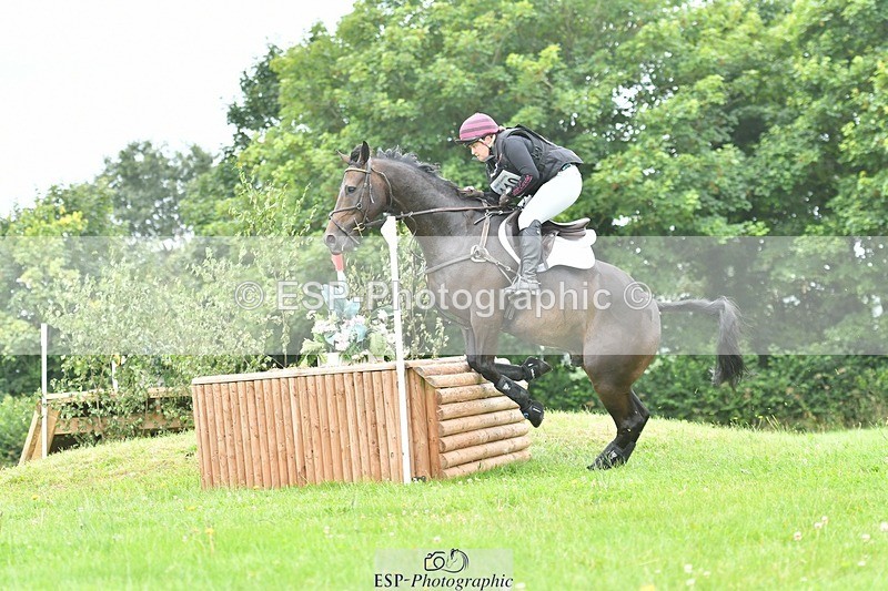 240803-105158-01407 - 110-Lizzie_Luxton-KILCARNA_BARNEY