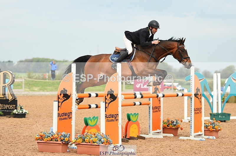 230504A-091448-00307 - Cls 8 Snr Foxhunter