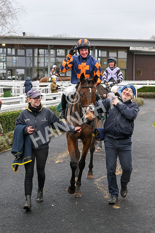 110124-Race 3-Time For A Pint-2513 - Race 3