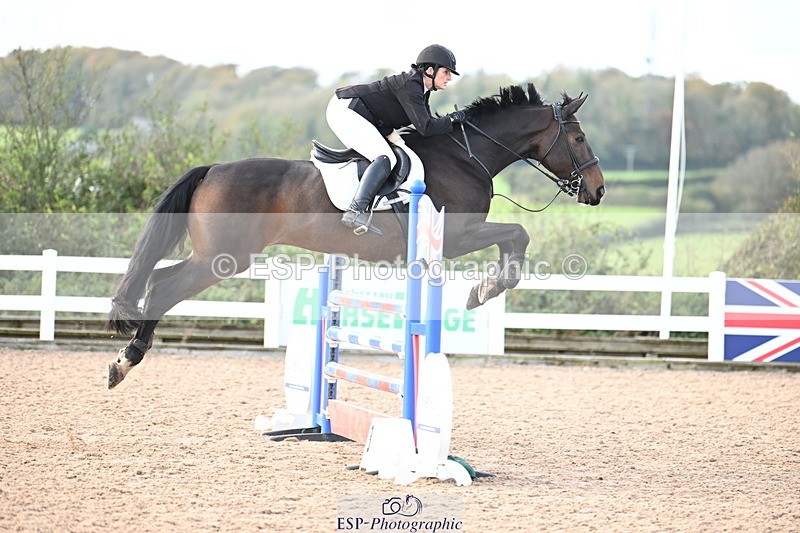 241023A-143718-01084 - Cls 4 Newcomers and 1.10m Open