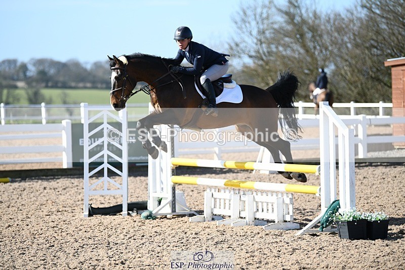 250330-102439-06100 - Cls 32 British Novice and 90cm