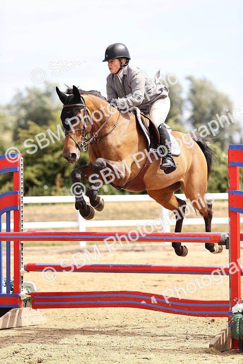 SBM_009919 - Class 8 - Senior Newcomers - 1.10  Open