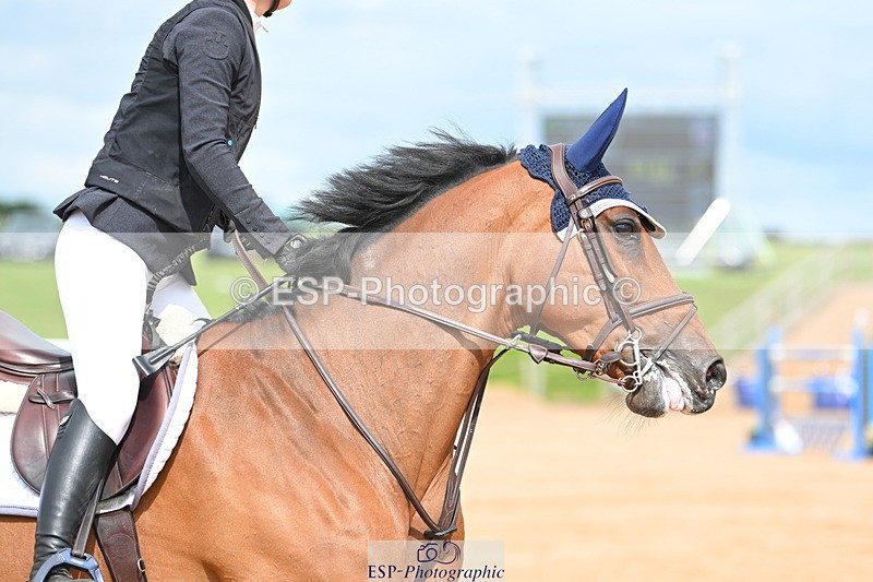 230721A-152920-07259 - Cls 10, 2 Star Big 1.45m Start to break