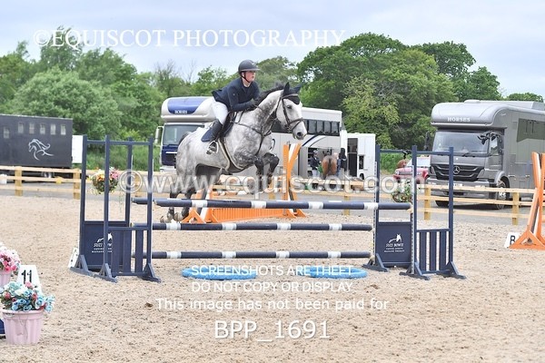 BPP_1691 - FRI CLASS 4 Senior Newcomers/ 1.10m Open