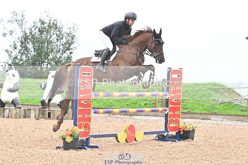 251003-130543-01023 - Cls 3 Foxhunter and 1.20m
