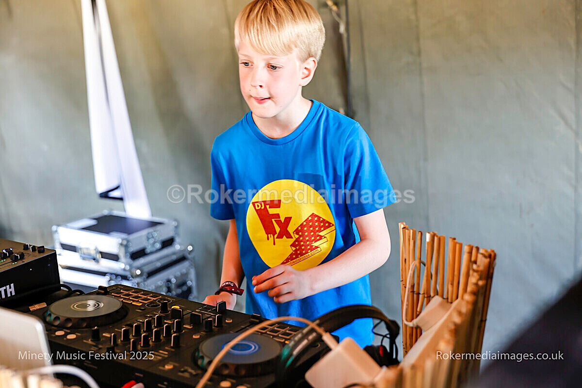 _MGL7167 - MINETY 2025